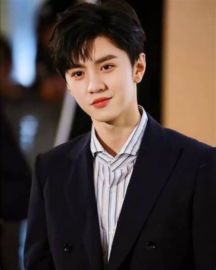 A Comprehensive Look Into Chen Zheyuan Family: The Rising Star's Life and Legacy