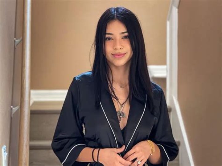 Aishah Sofey Biography: Unpacking the Journey of a Modern Influencer