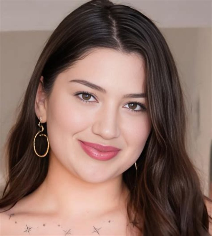 Alyx Star: Rising Through the Ranks in the World of Music and Entertainment