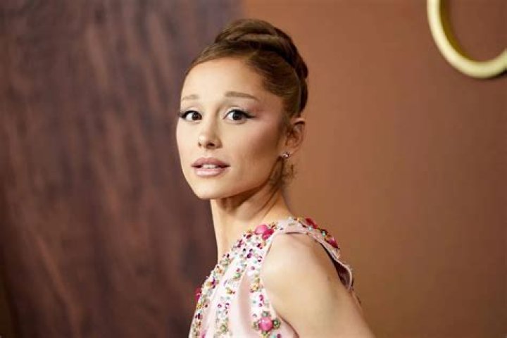 Ariana Grande Naked