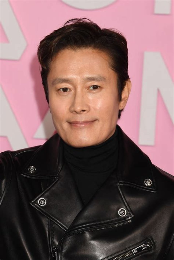 Discovering Lee Byunghun: How Tall is the Iconic Actor and More