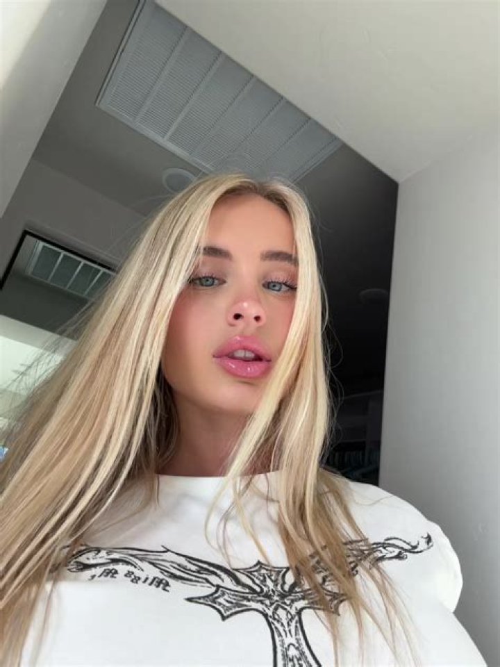 Discovering Vega_Thompson: The TikTok Sensation Captivating Millions