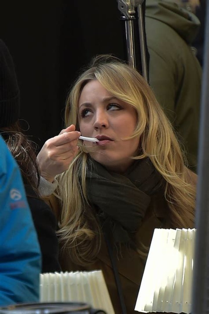 Does Kaley Cuoco Smoke Cigarettes? Unpacking the Public Interest