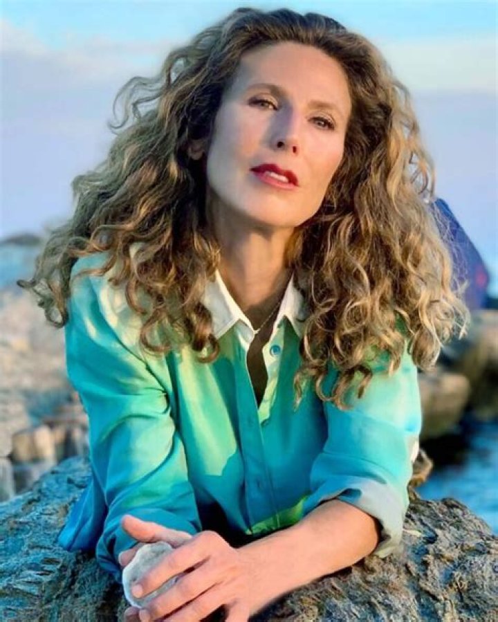 Exploring Sophie B. Hawkins's Relationships: What We Know About Her Partners and Family Life