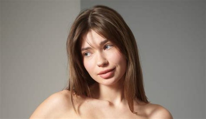 Exploring the Online Presence of Anna Cherry7: A Look at the Colombian Model and Actress