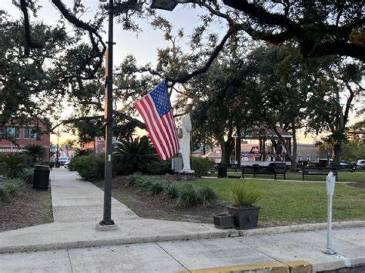 Exploring Tommy Parkhill in Houma, LA: A Look at Community Connections