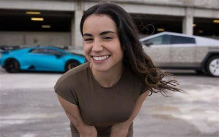 Jamelizz Erome: The Rising Star of Digital Media