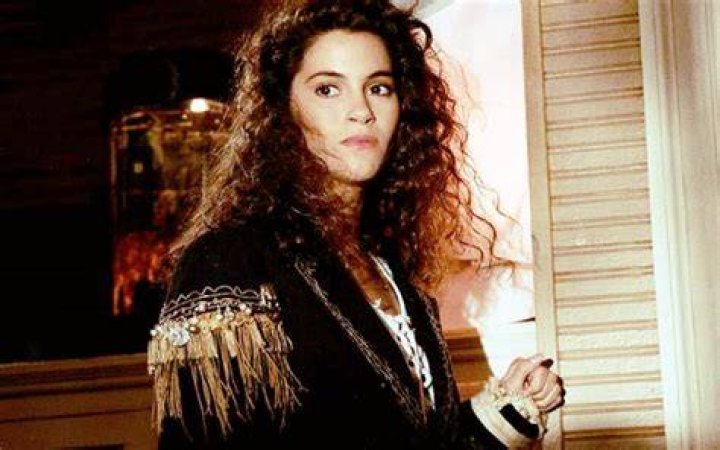 Jami Gertz: The Glamorous Journey of a Hollywood Icon