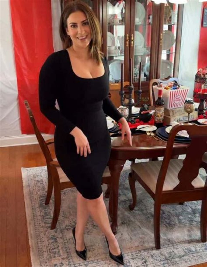 Kelly Monroe: A Rising Star in Modeling and Body Positivity