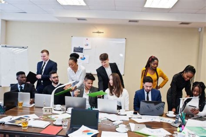 Left on Friday: Understanding the Phenomenon and Its Impact on the Workplace