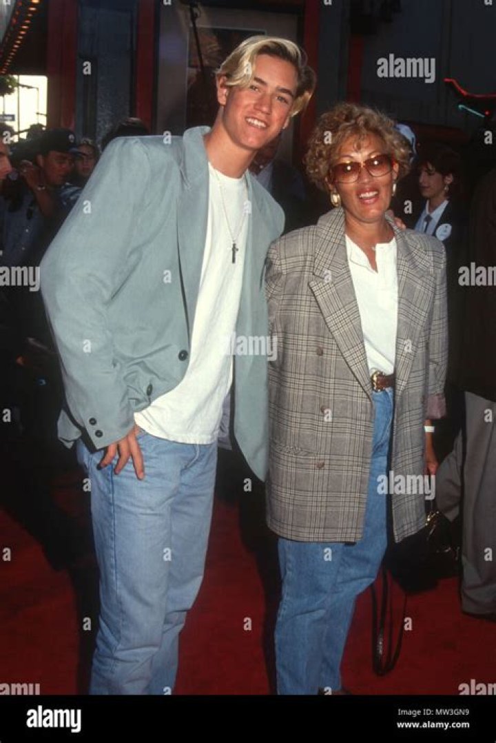 Mark Paul Gosselaars Parents: A Look Into Their Lives