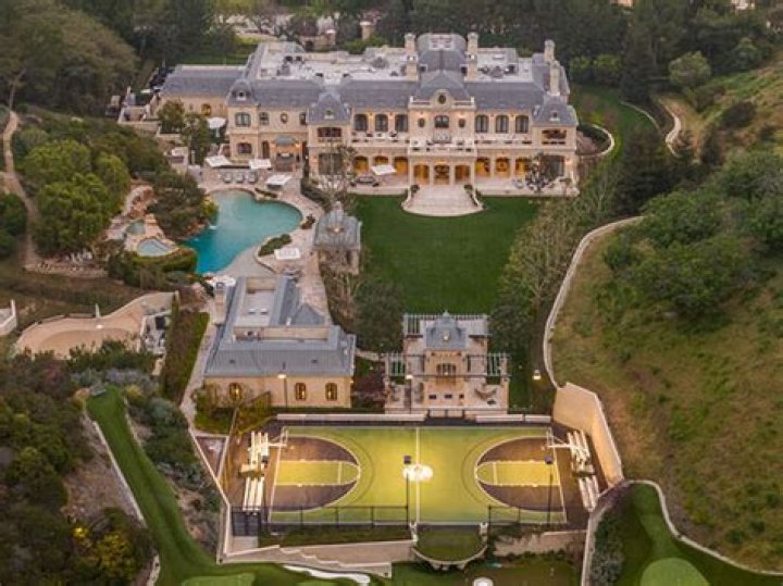 Mark Wahlberg House: A Detailed Look Into the Luxurious Homes of the Hollywood Star