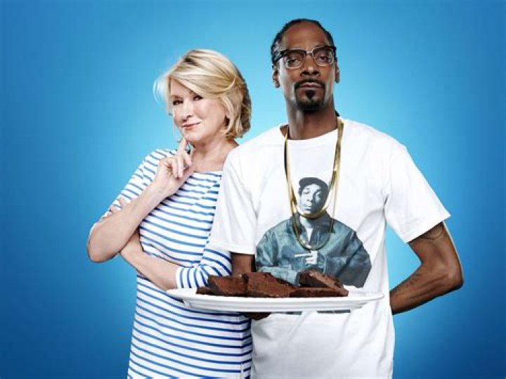 Martha Stewart and Snoop Dogg Cookbook: Delicious Recipes for Fun and Flavor That&rsquo;ll Blow Your Mind