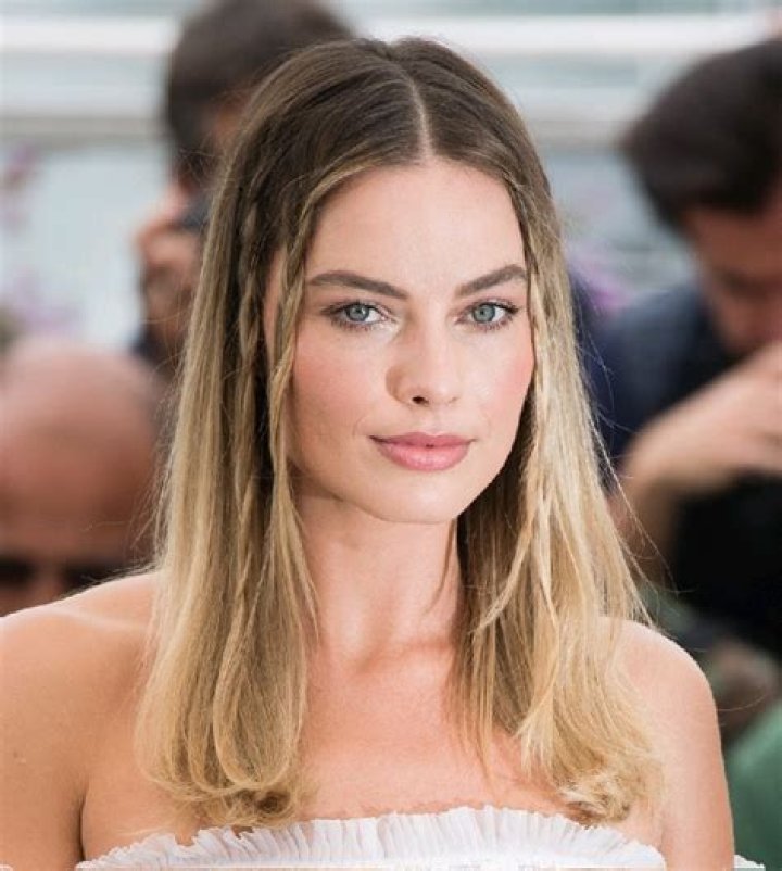 Pretty and Pink Actors Unveiling the Allure of Hollywood's Most Stylish Talents