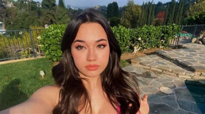 Sofia Gomez Nude: Unpacking the Truth Behind the Headlines