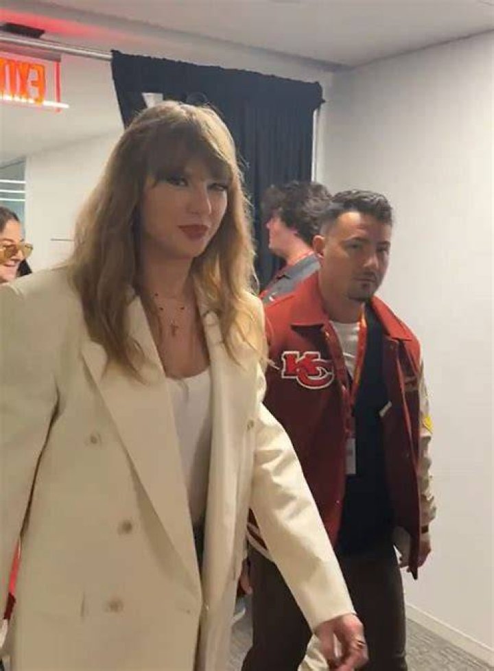 Taylor Swift Bodyguard: The Unsung Heroes Behind the Scenes