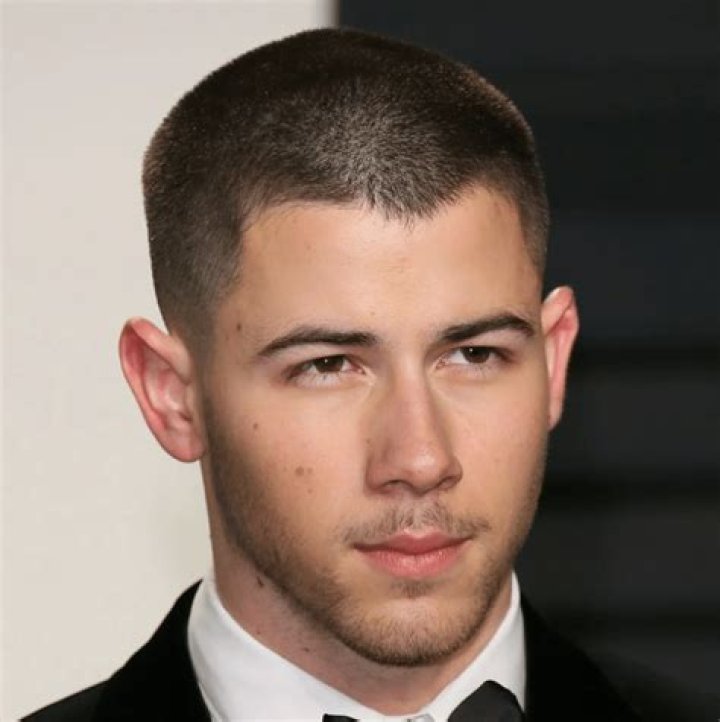 The 4 Guard Buzz Cut: A Fresh Look for Today