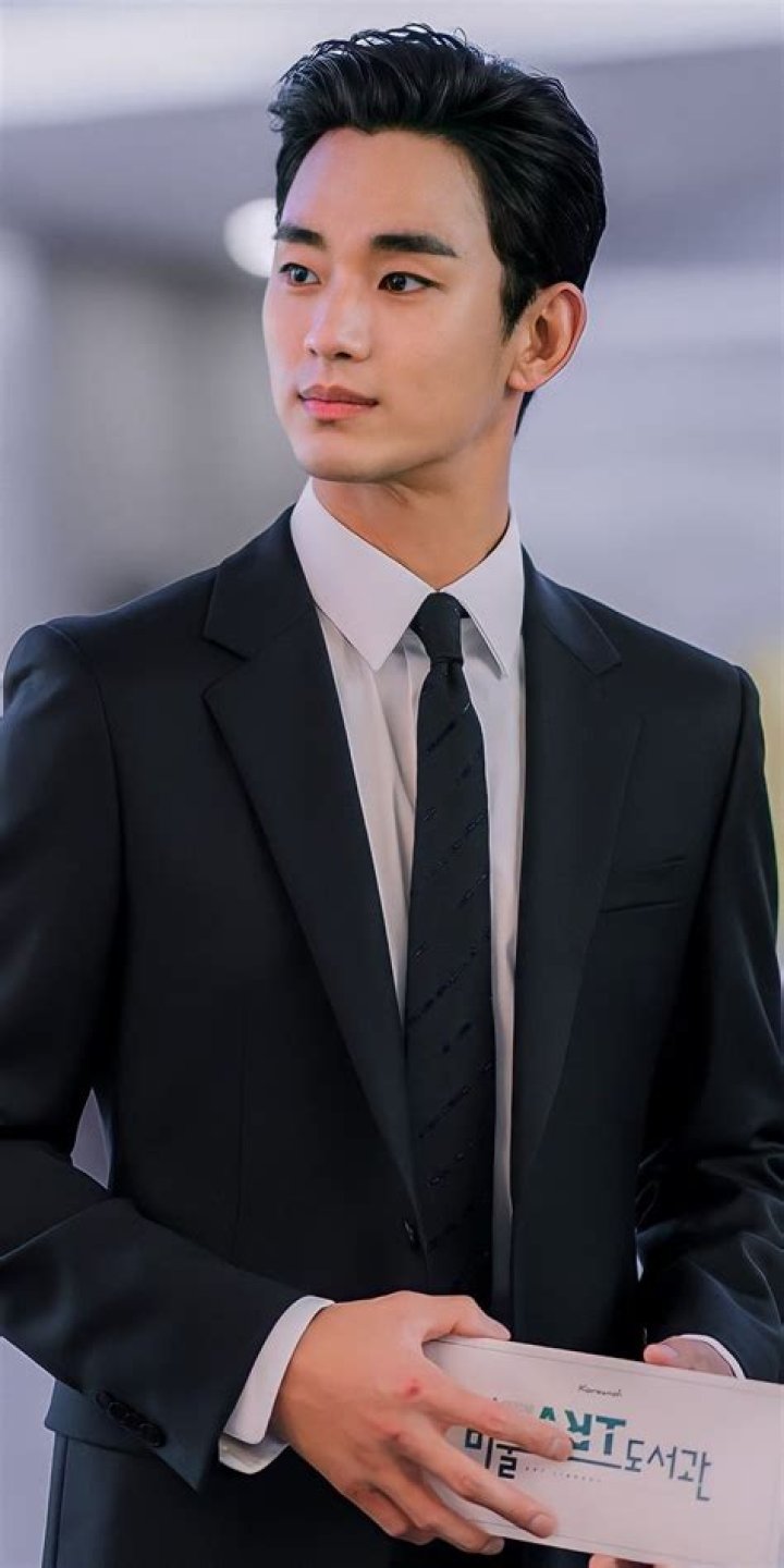 Uncover the Surprising Truth: Kim Soo Hyun's Height Revealed