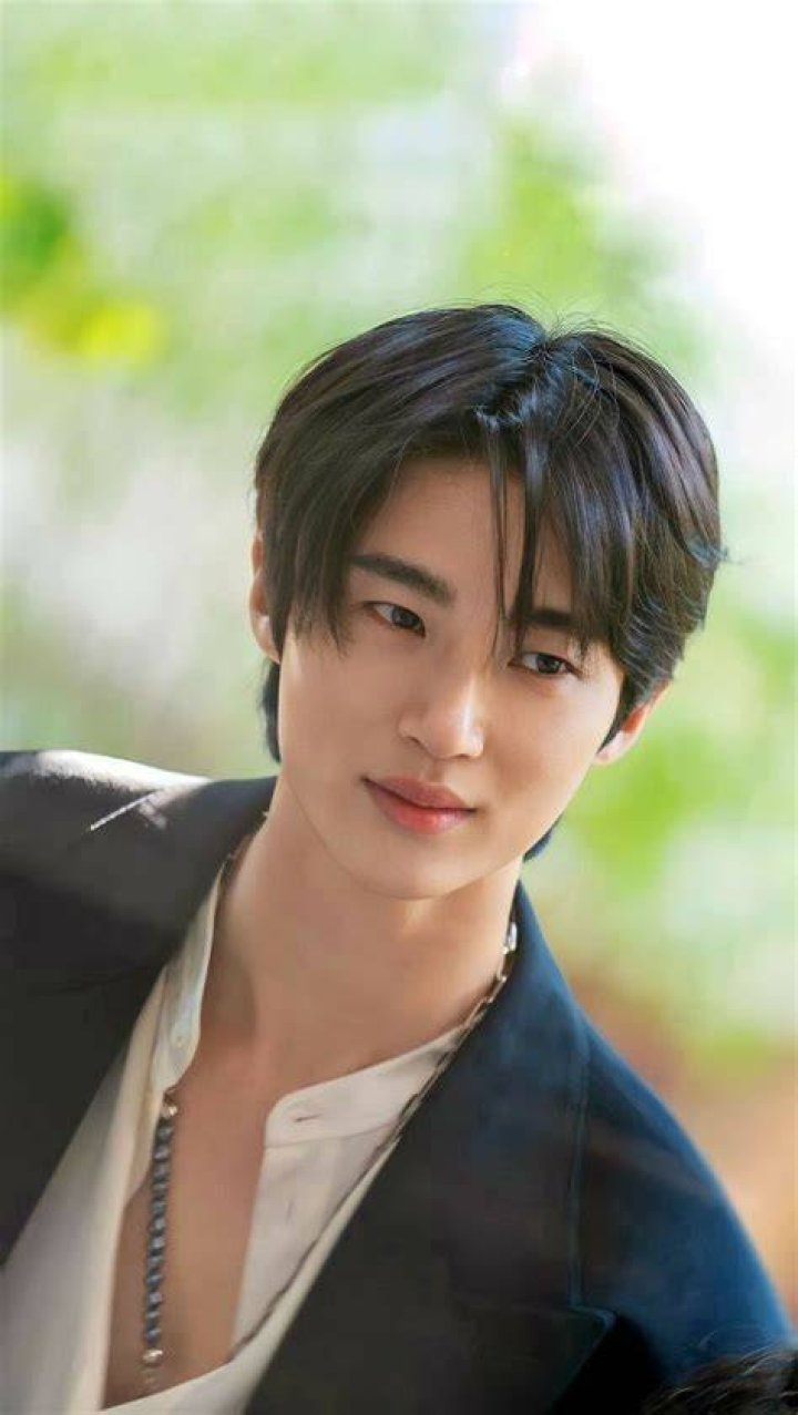 Unveiling the Astonishing Growth of Byeon Wooseok's Net Worth in 2024