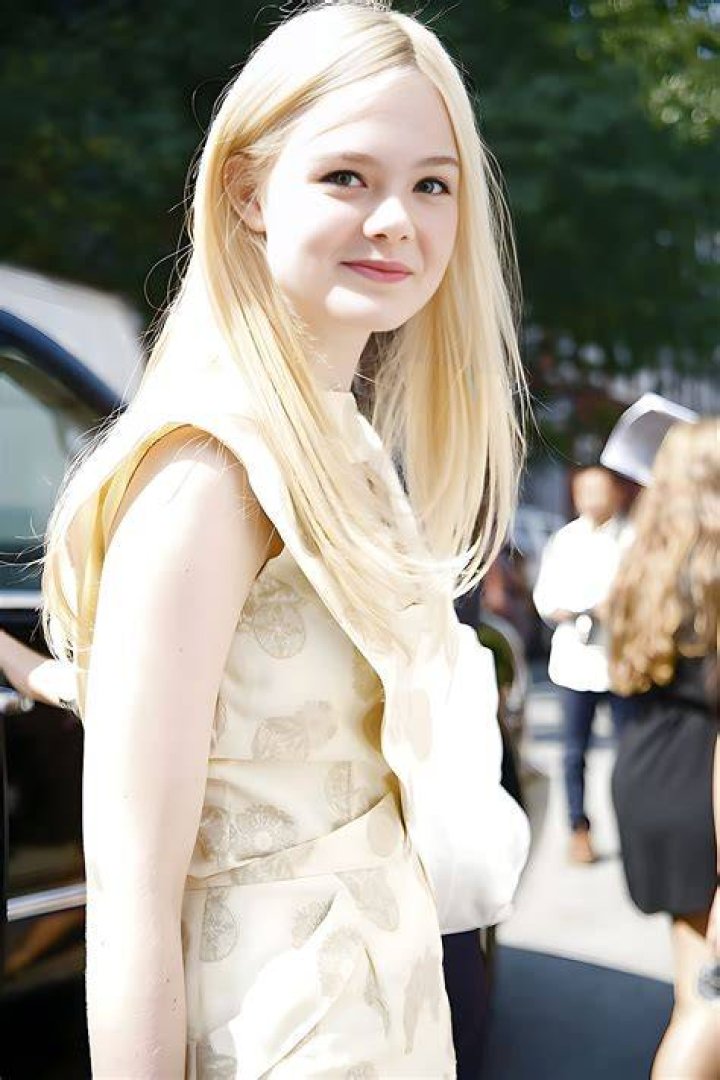 Youthful Maturity: Despite Starting Her Acting Career at a Young Age, Elle Shows Remarkable Depth